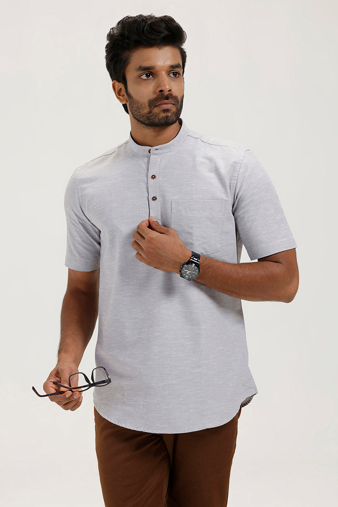 Men’s short kurta in misty gray color