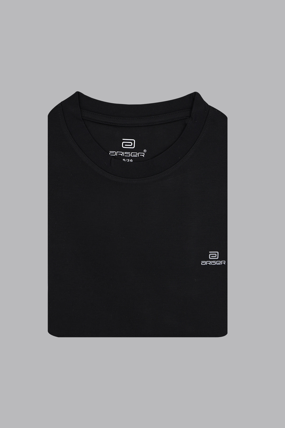 Men’s black solid round neck T-shirt